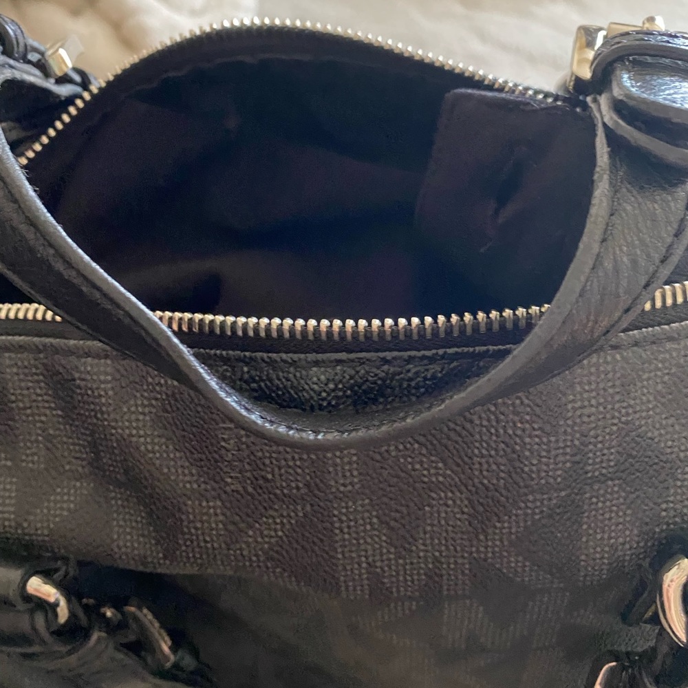 Black Michael kors satchel with silver hardware - Picture 7 of 11